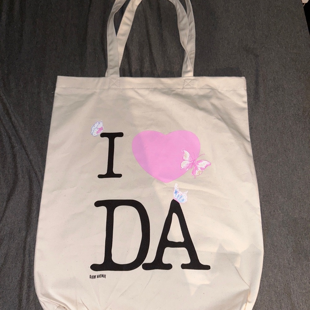 LIMITED EDITION: Djerf Avenue Tote